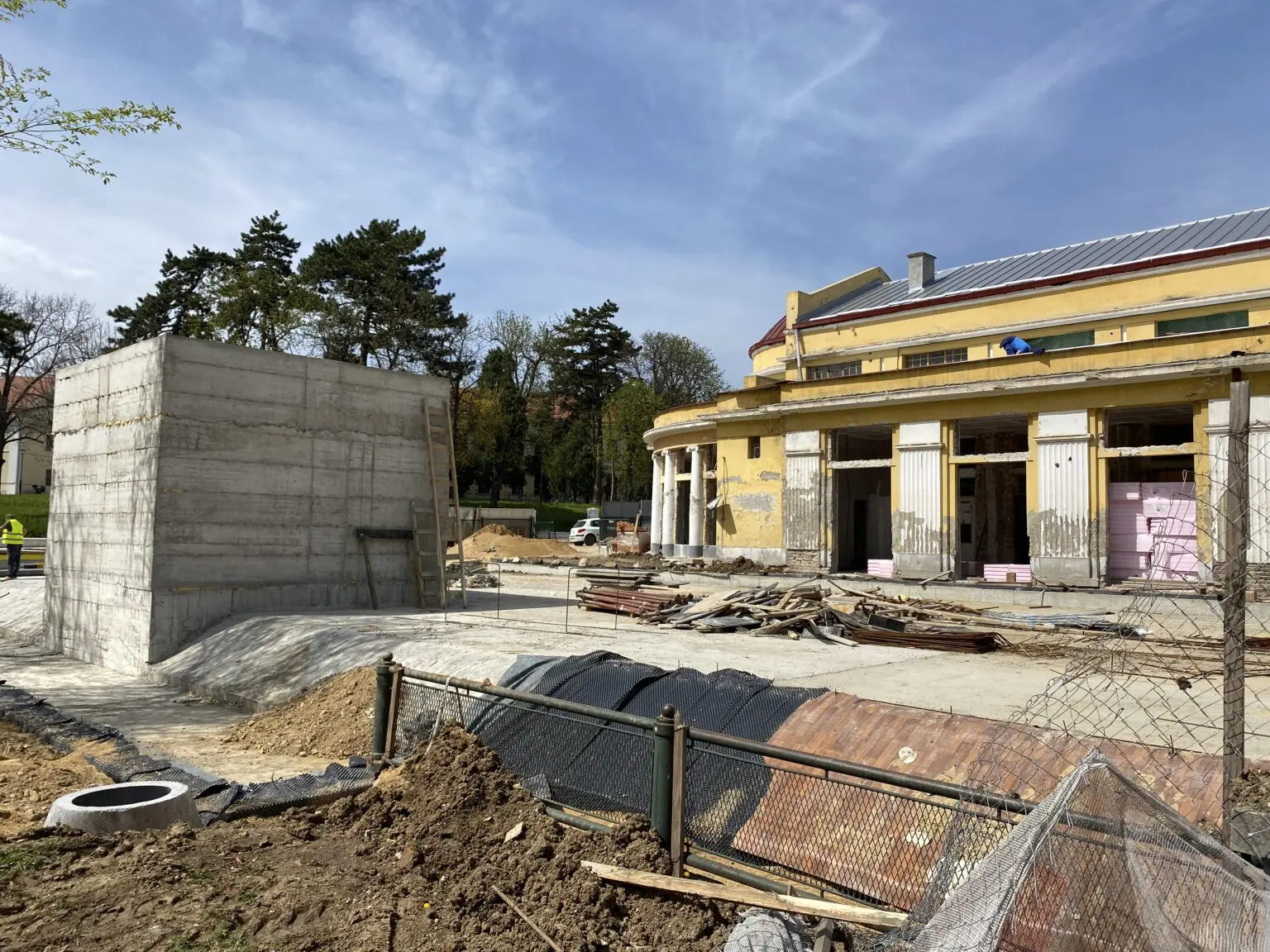 JKP “Šumadija” demantuje tvrdnje o prekidu komunikacije sa medijima oko rekonstrukcije Tržnice