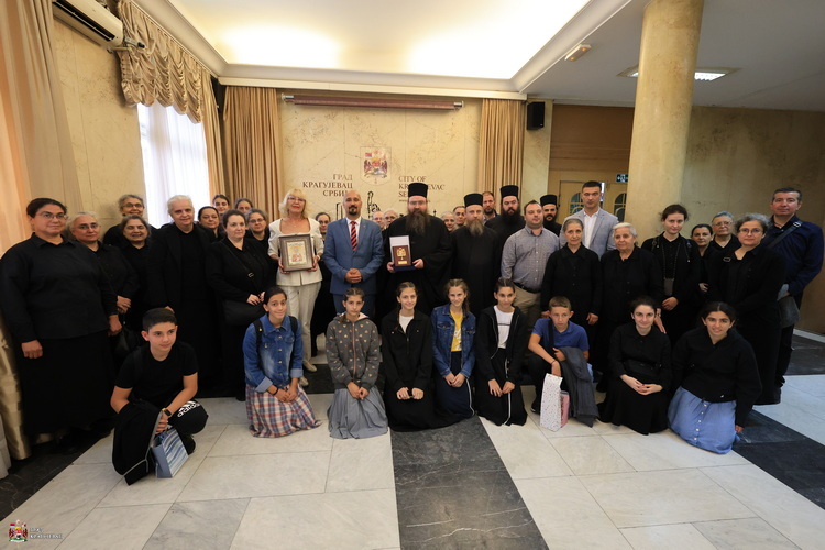 Monahinje grčkog manastira Svete Lidije u poseti Kragujevcu