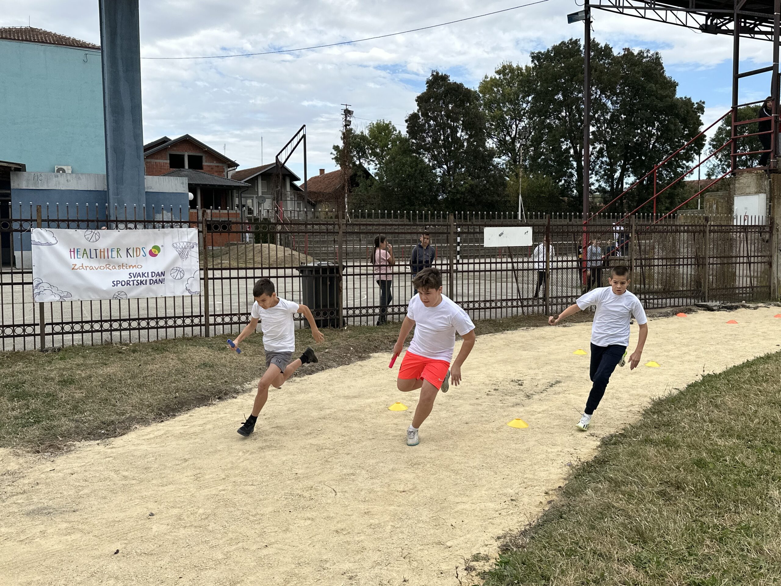 Osnovci iz Batočine dokazali da svaki dan može da bude sportski dan